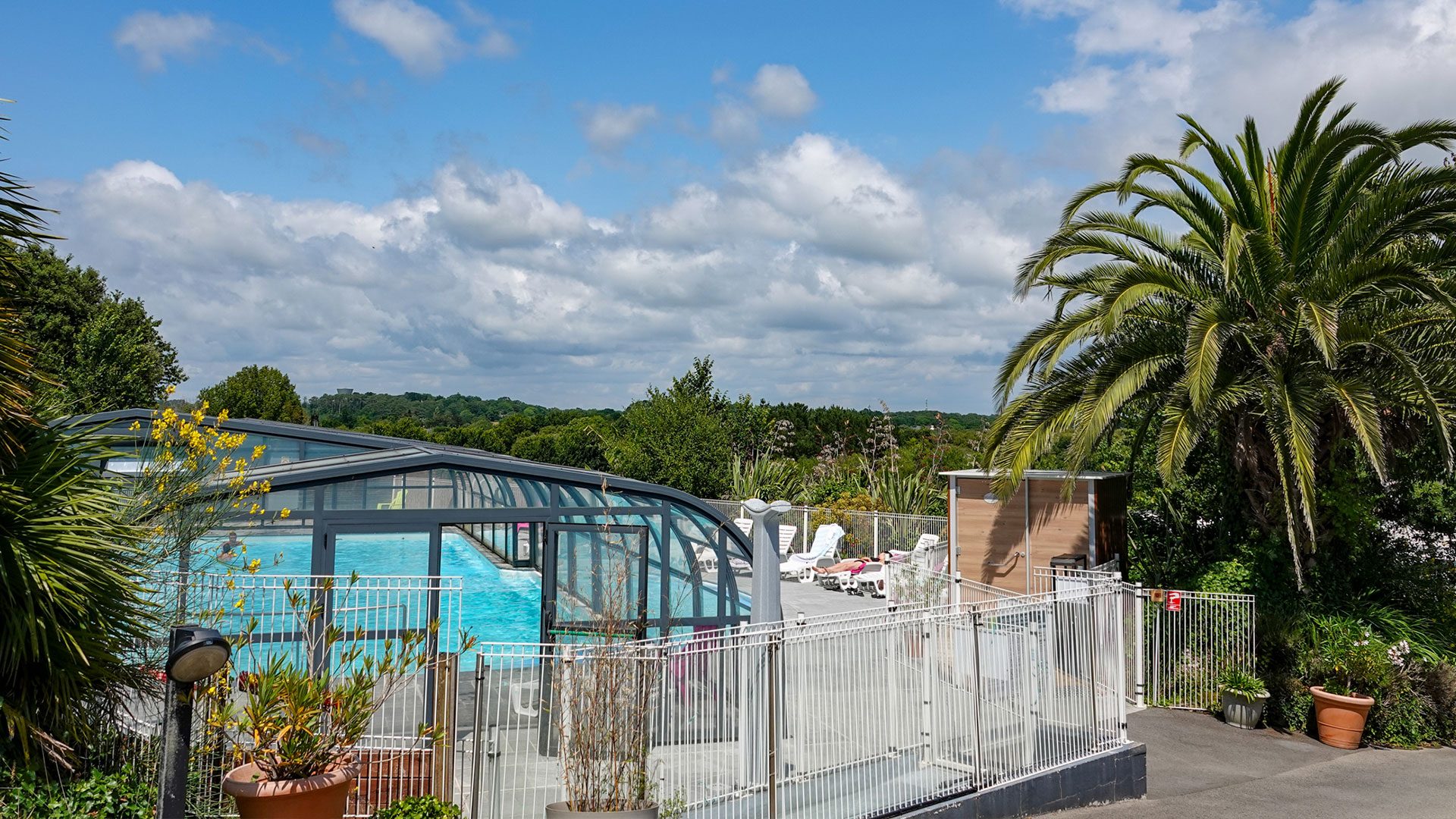 Piscine couverte chauffée du Camping Le Dolmen à Carnac